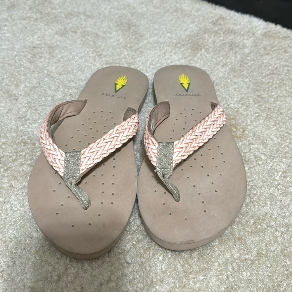 Vilatile Thongs flip Flops Like New Size 7
